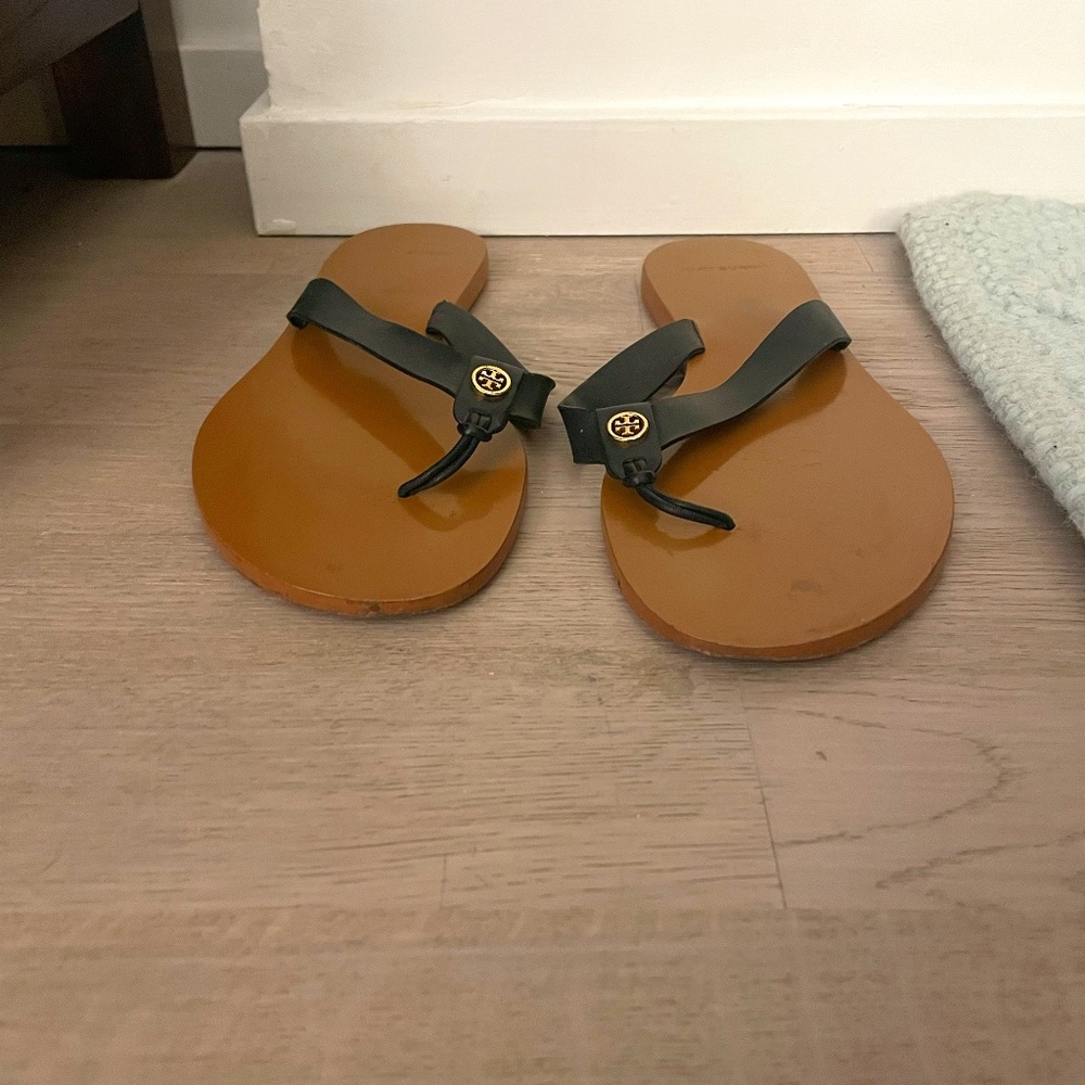 Tory Burch Black Leather Flip Flops size 8.5